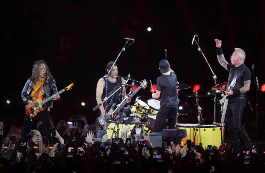 Usuarios reportan sobreventa de boletos en concierto de Metallica en CDMX