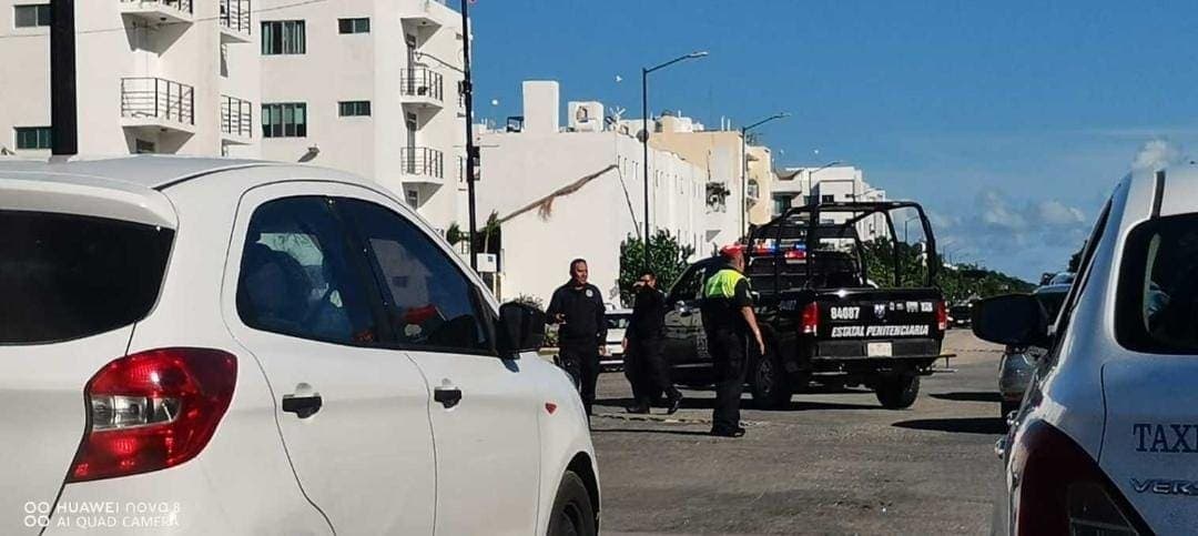 Disparan contra un conductor de transporte público en Selvanova en Playa de Carmen