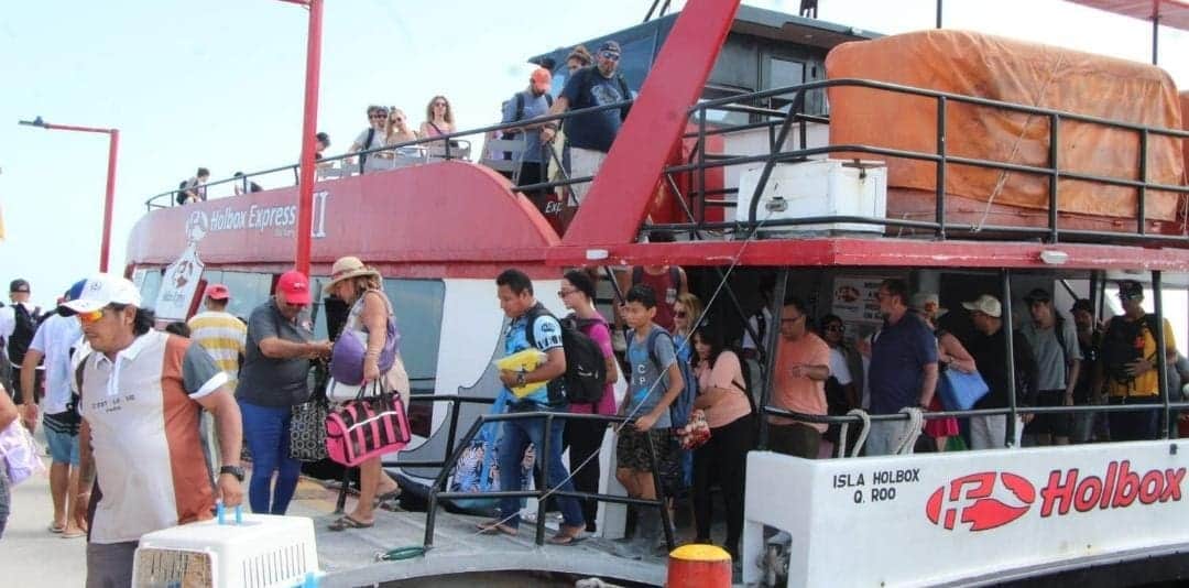 Navieras de Quintana Roo suspenden sus cruces debido a la cercanía del ciclón "Nueve"