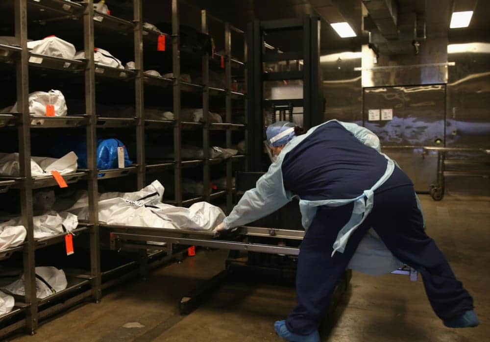 Revelan que hay 72 mil 100 cuerpos sin identificar en las morgues de México