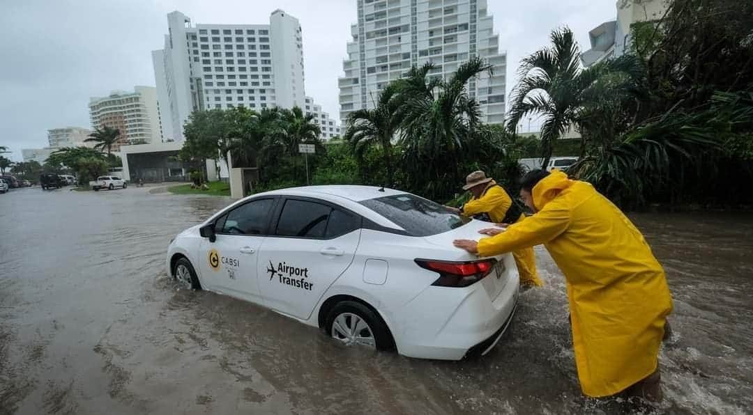 Video: Se aleja huracán "Helene" de costas de Quintana Roo y se decreta la alerta amarilla