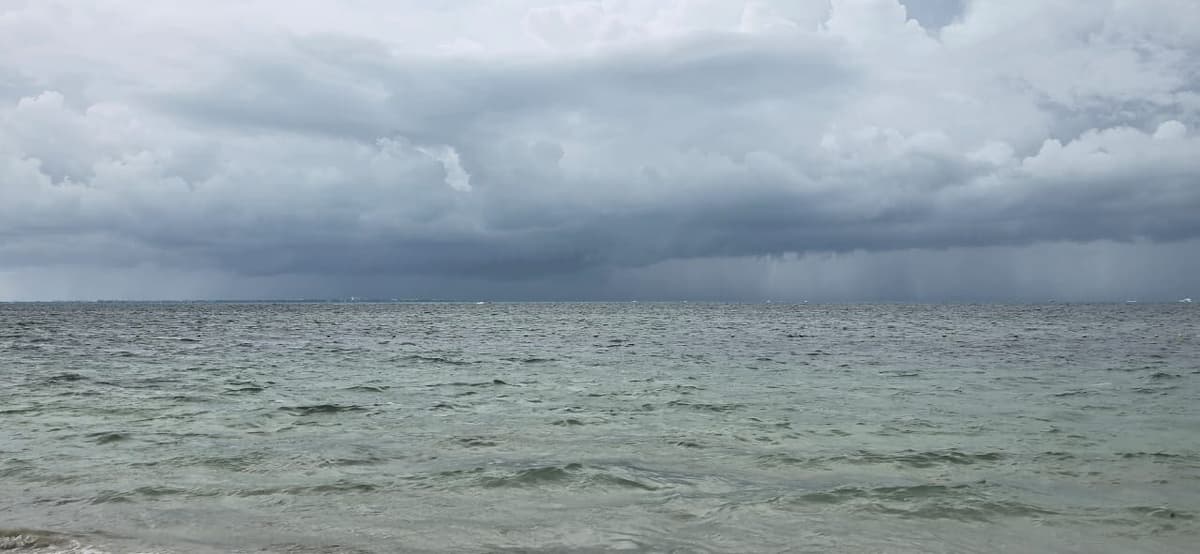 Monitorean una tormenta y una zona de baja presión en el Atlántico; no implican riesgo para Quintana Roo