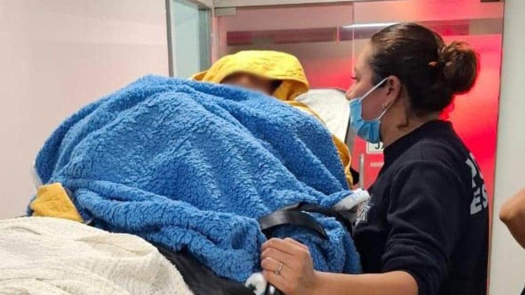 Ayudan paramédicos de Cancún a dar a luz a una mujer que no pudo llegar al hospital