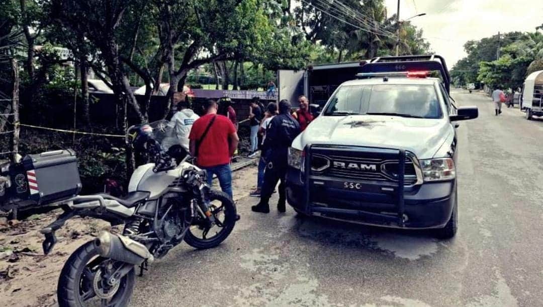 Descubren un cadáver flotando en un cenote en Cancún