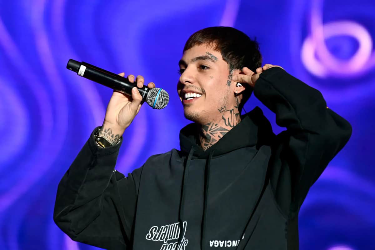 Multan a Natanael Cano con un millón de pesos por apología del delito en Chihuahua