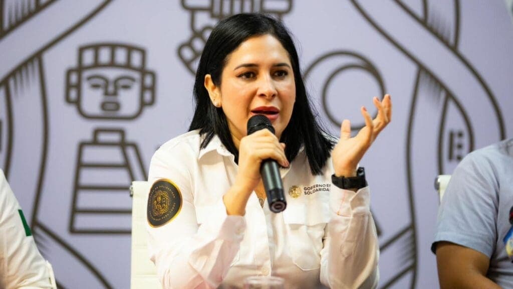 Estefanía Mercado atiende contingencia heredada por acumulación de basura en Solidaridad