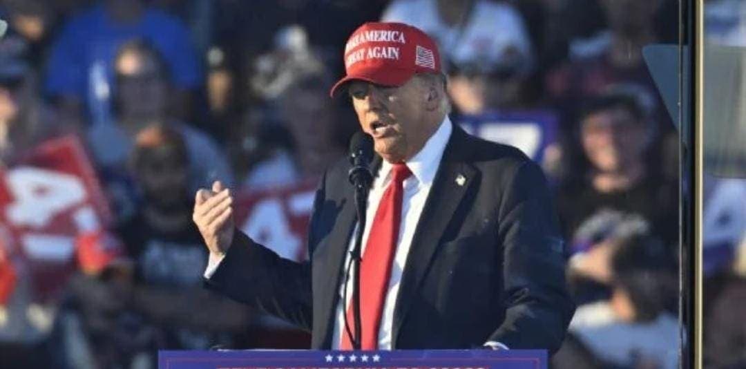 Detienen a sujeto armado cerca del mitin de Donald Trump en Coachella, California