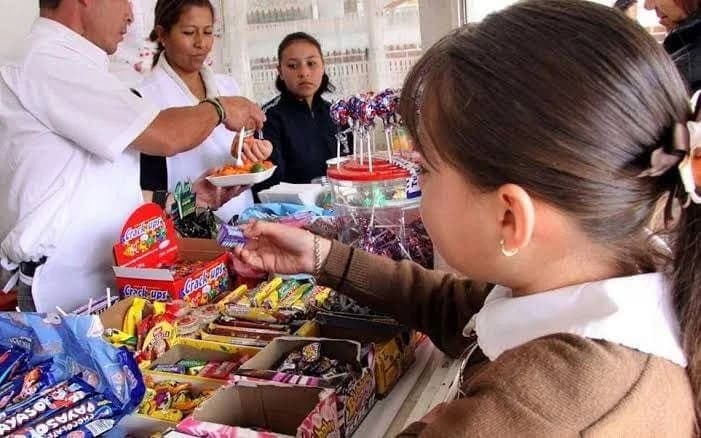 ¡Qué ahora sí! SEP prohibirá venta de comida chatarra en escuelas de México