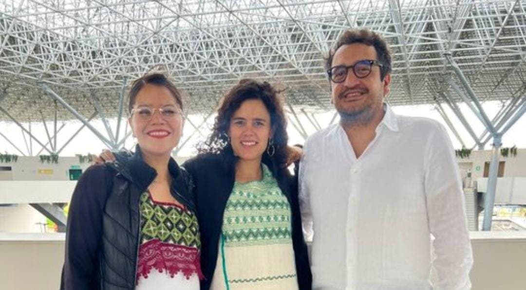 Luisa Alcalde y Andrés Manuel López Beltrán realizan asamblea informativa de Morena en Cancún