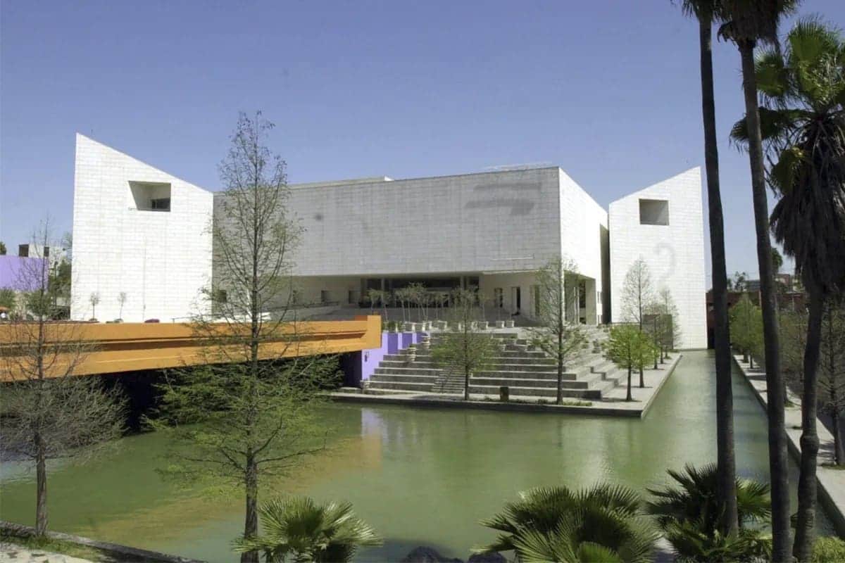 Abandonan cráneo humano en el Museo de Historia Mexicana en Monterrey