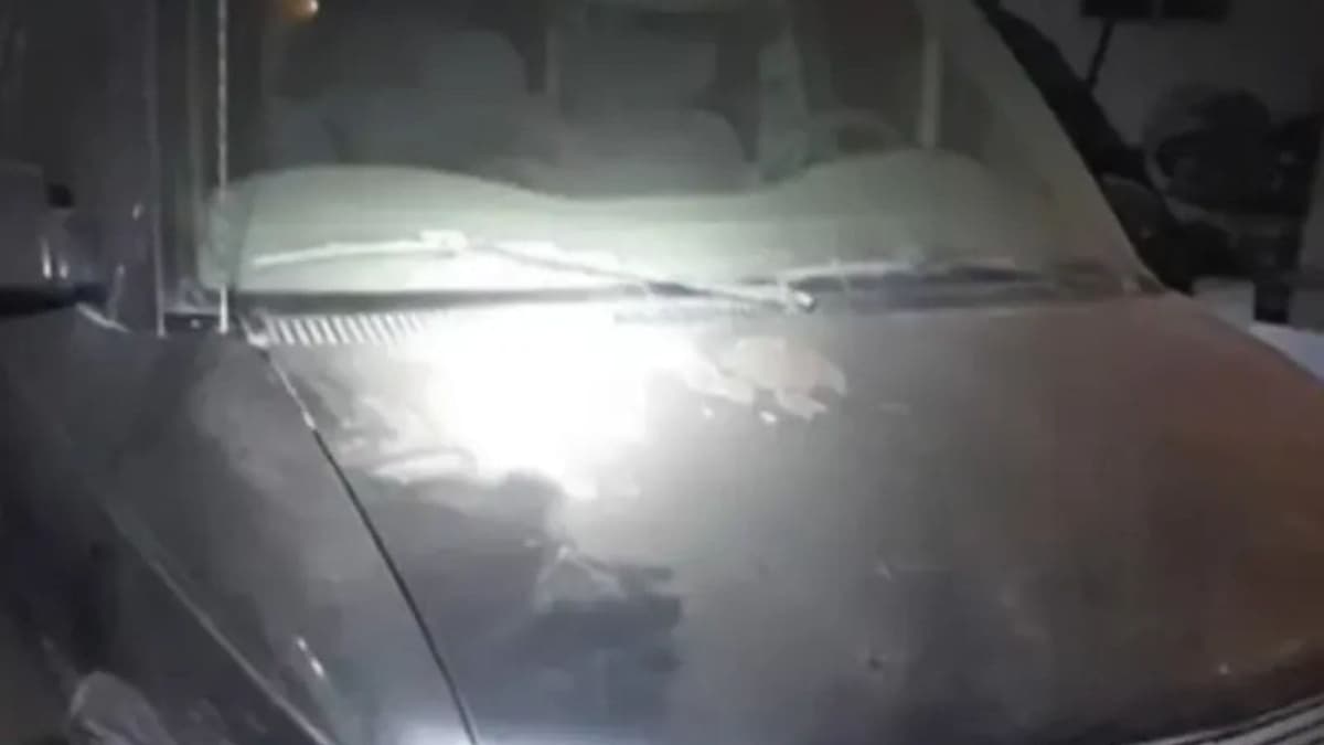 Abuelito confunde los pedales de su camioneta y atropella a su esposa en Mexicali