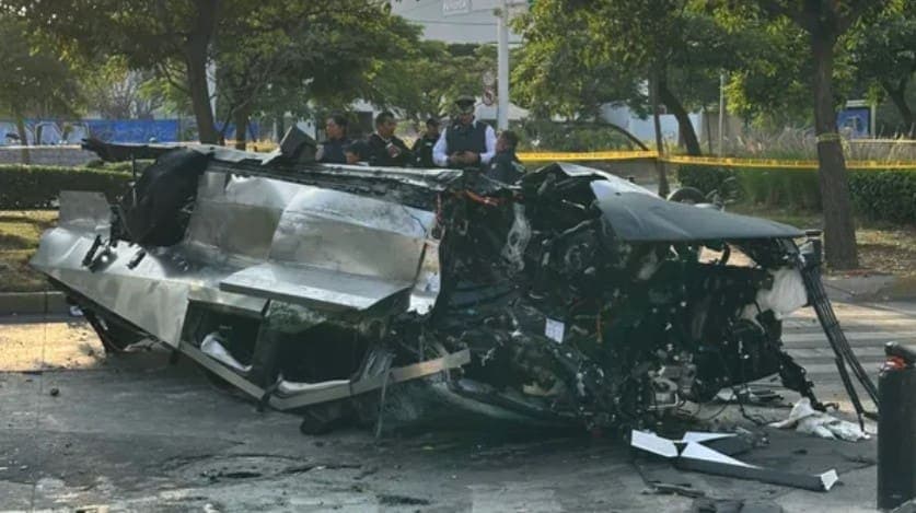 Video: Destrozan otra Cybertruck de Tesla ahora en Guadalajara; hay cuatro heridos