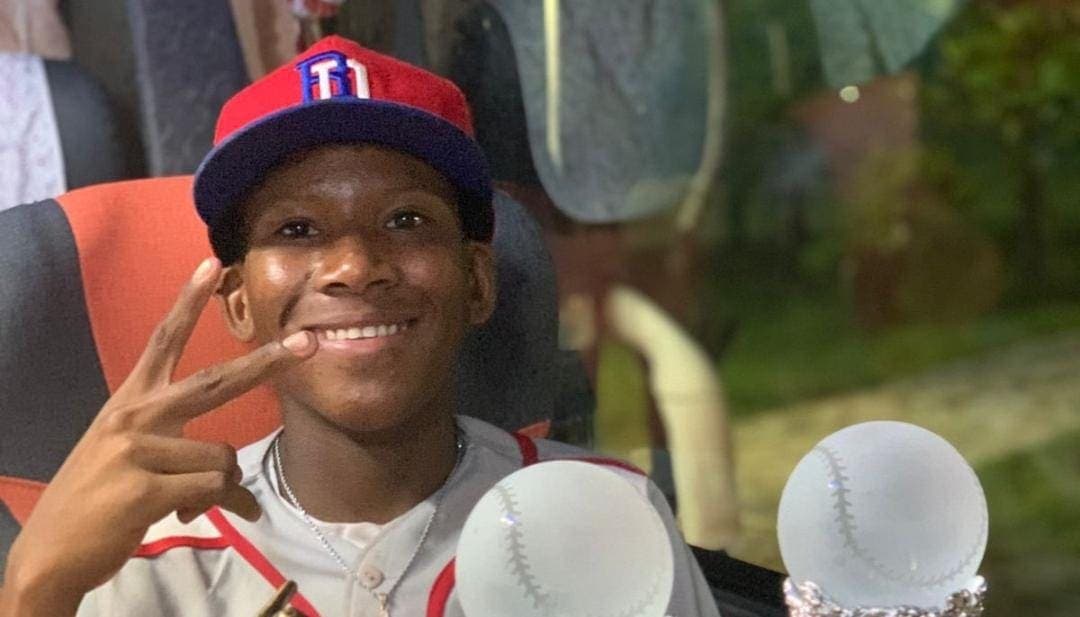 Grandes Ligas exhibe a beisbolista dominicano que falsificó su edad para firmar contrato; tiene 19, no 14
