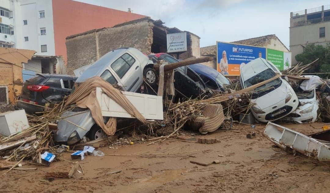 Video: Habitantes de Valencia, España piden al gobierno que recoja los cuerpos de fallecidos por DANA