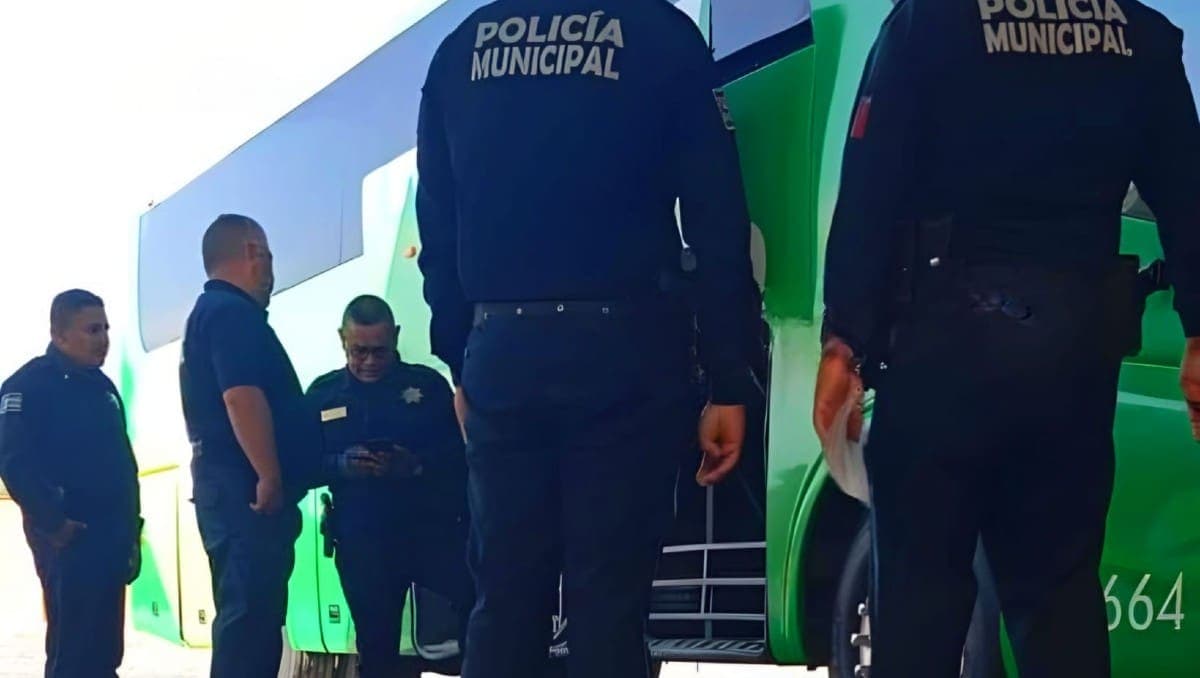 Mujer queda atrapada en maletero de autobús de pasajeros en Hidalgo