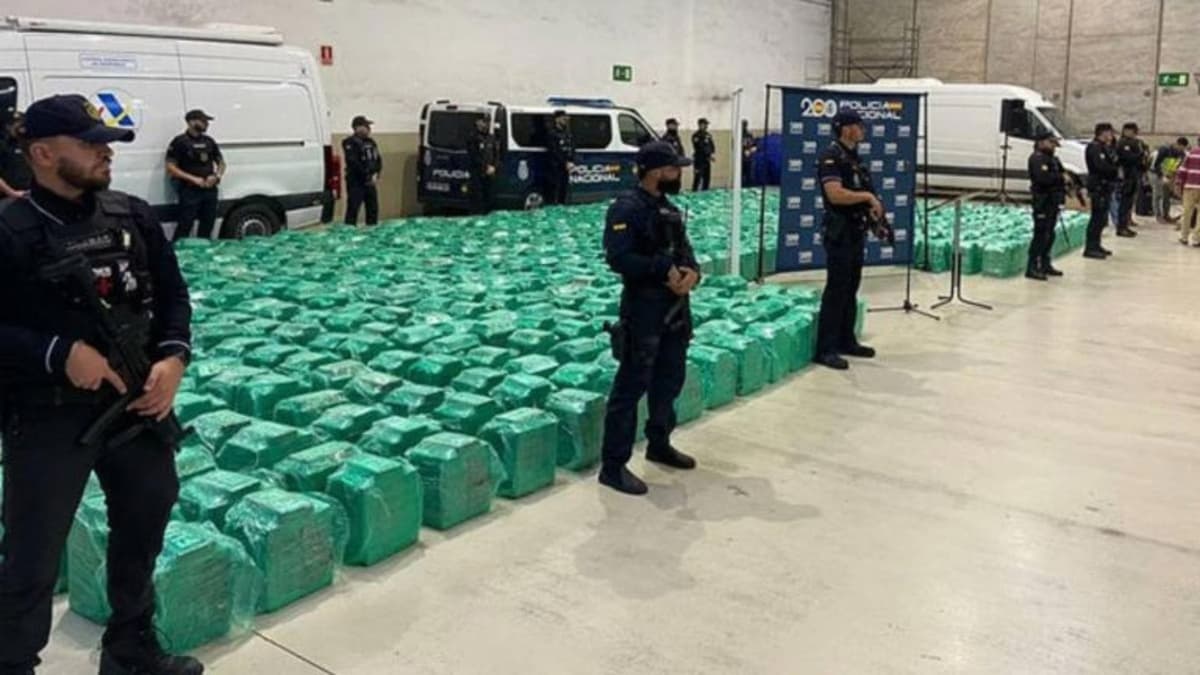 Jefe de la Policía en España es detenido tras hallarle en su casa 20 millones de euros