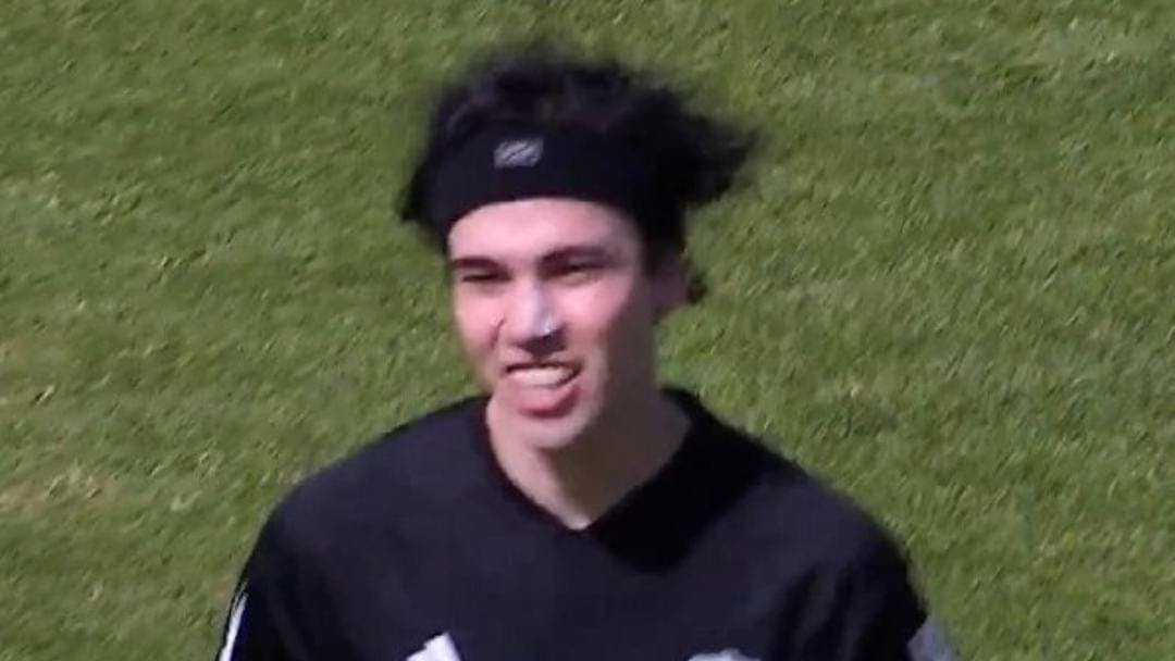 Video: Por patrocinio, streamer Spreen debuta en futbol de Argentina; juega un minuto y sale de cambio