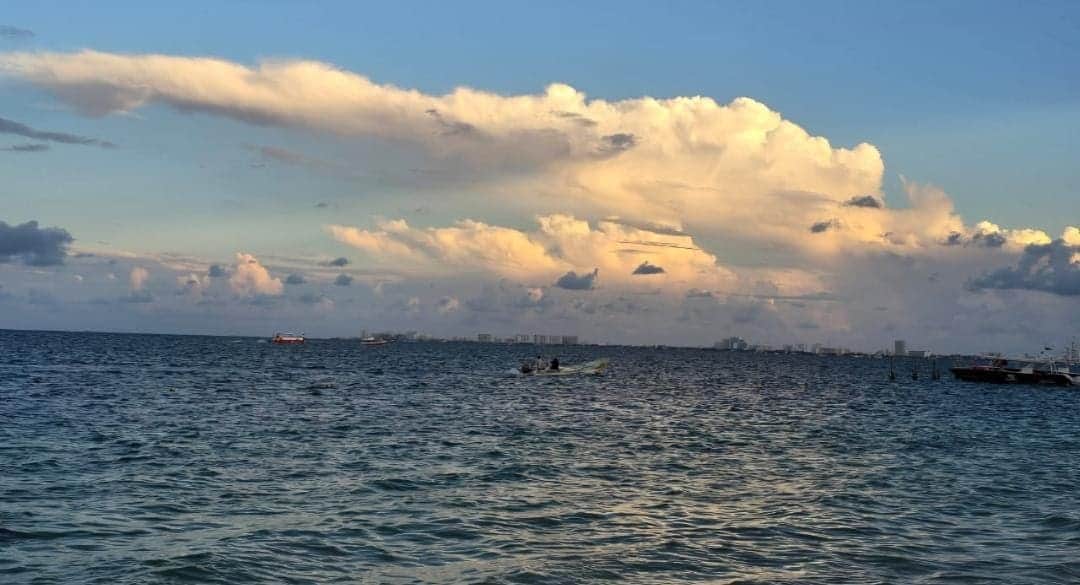 Se forma potencial ciclón "Diecinueve"; se ubica a 960 km de Punta Herrero, Quintana Roo