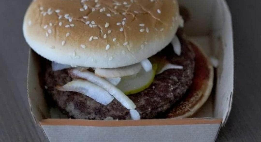 Van 104 casos de personas afectadas por hamburguesas contaminadas de McDonald's