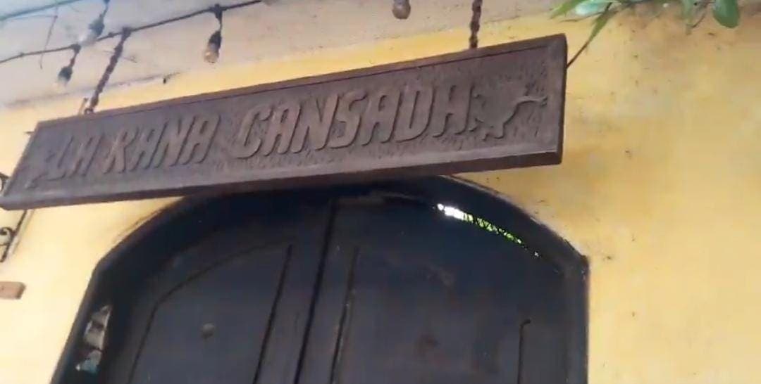 Desalojan hotel del centro de Playa del Carmen por presunto conflicto laboral