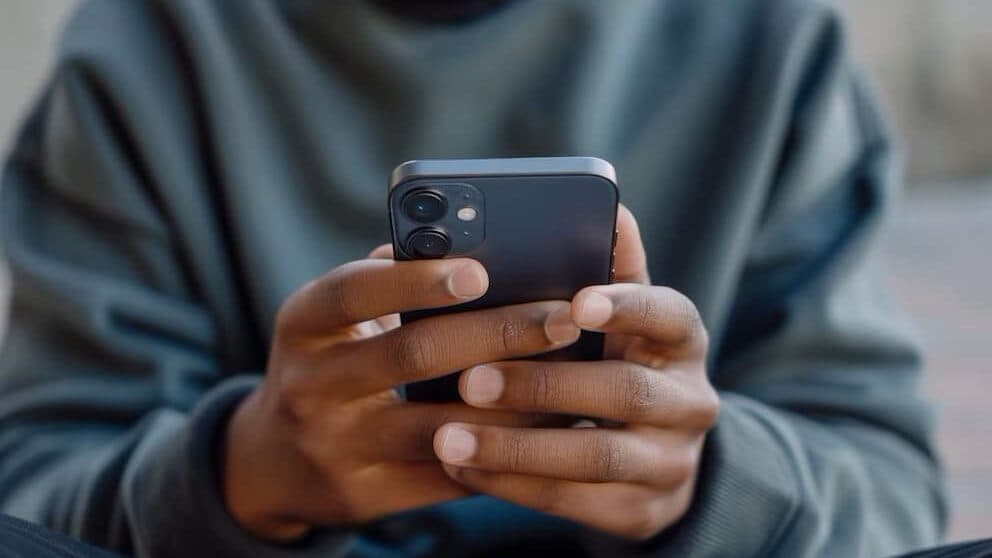 La ciencia explica el 'doomscrolling', la adicción relacionada al uso del celular