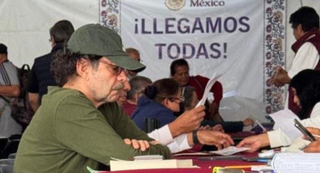 Tunden en redes a Gabriel Quadri por criticar apoyos de la 4T y ahora pedir su pensión de adulto mayor