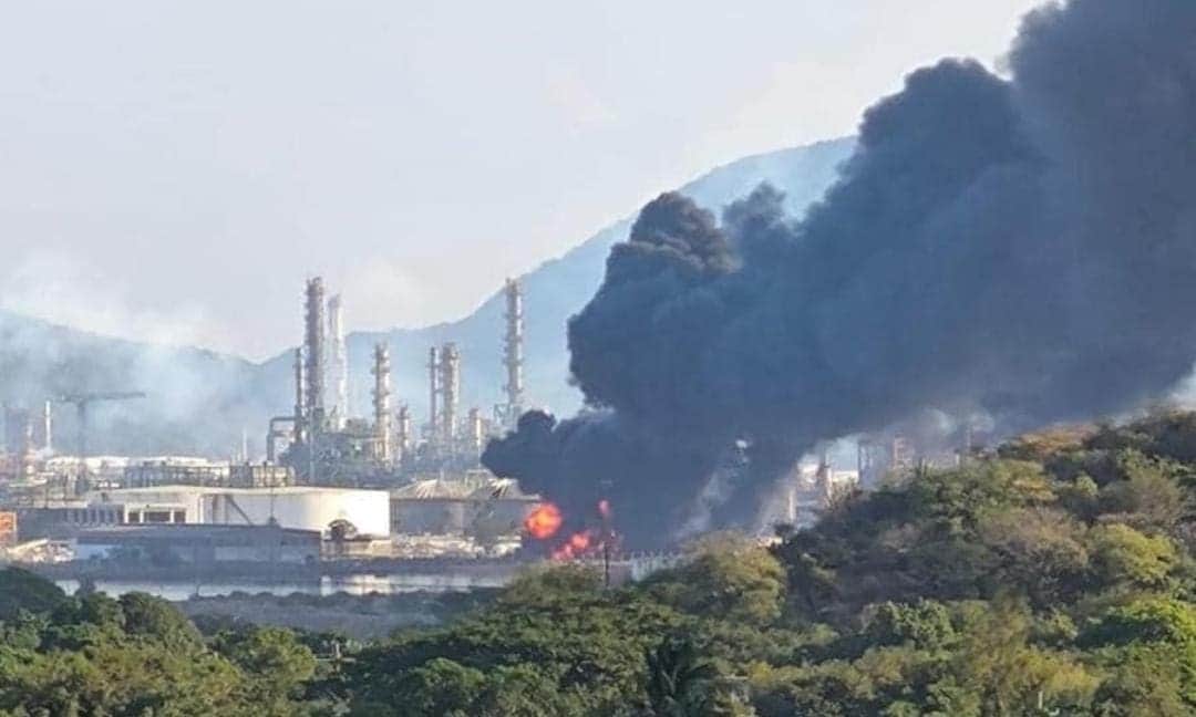 Video: Reportan incendio en refinería de Pemex en Salina Cruz, Oaxaca