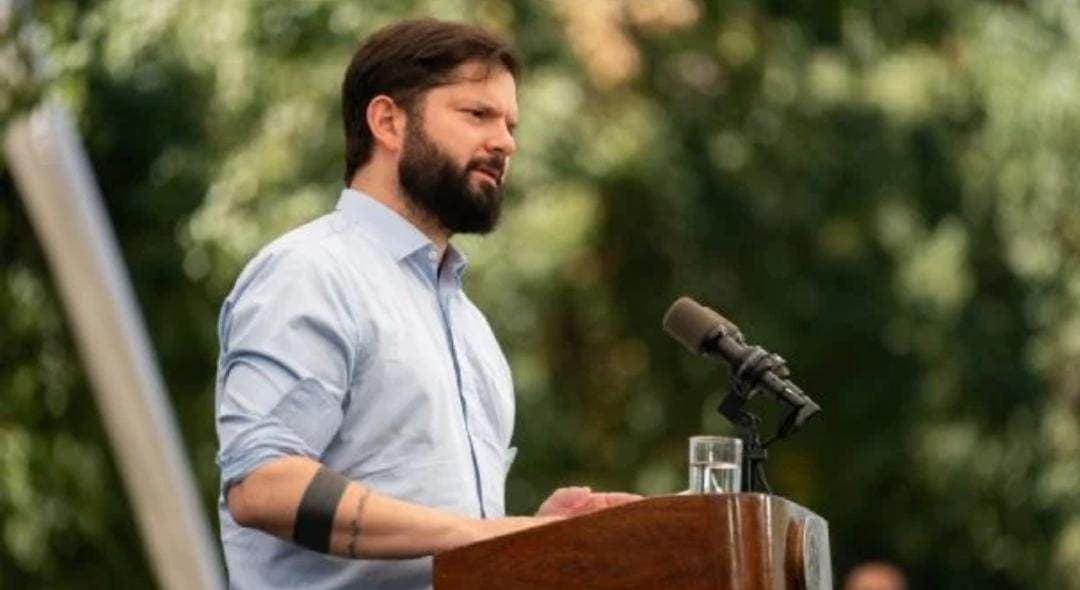 Denuncian a Gabriel Boric, presidente de Chile, por presunto acoso sexual