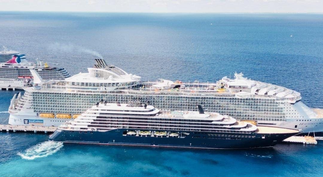 Recibió Cozumel cuatro cruceros este viernes; la isla, destino líder en arribo de "hoteles flotantes"