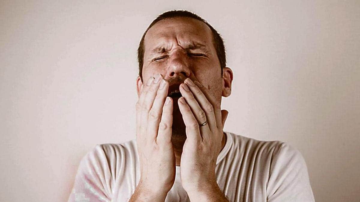 Descubren un dado en la nariz de un hombre tras 20 años de estornudos crónicos