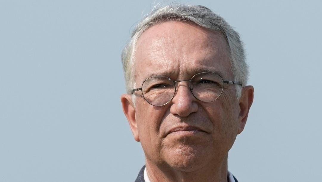 Caída en acciones de Elektra hizo perder cinco mil 500 mdd a Salinas Pliego