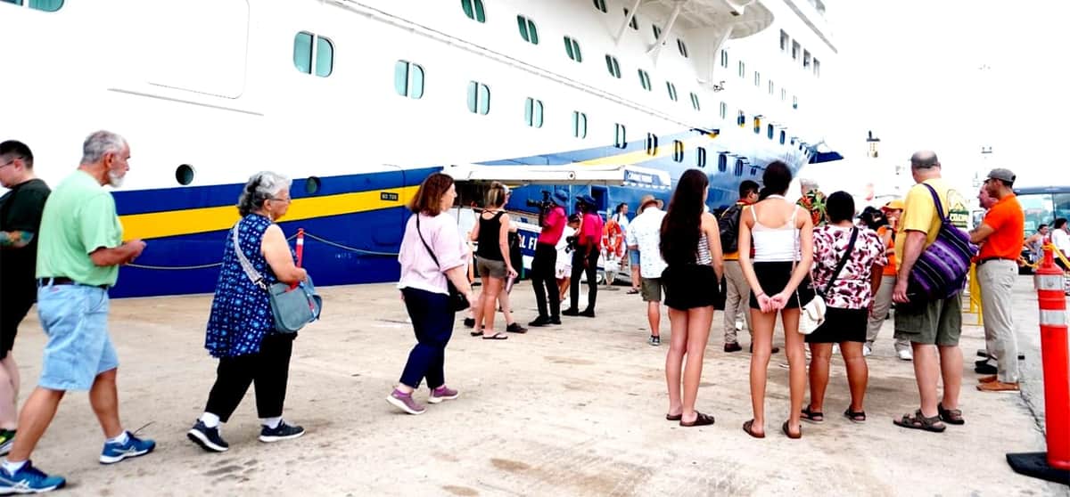 Aprueban cobrar 42 dólares a cruceristas; Cozumel y Mahahual en desventaja ante otros destinos