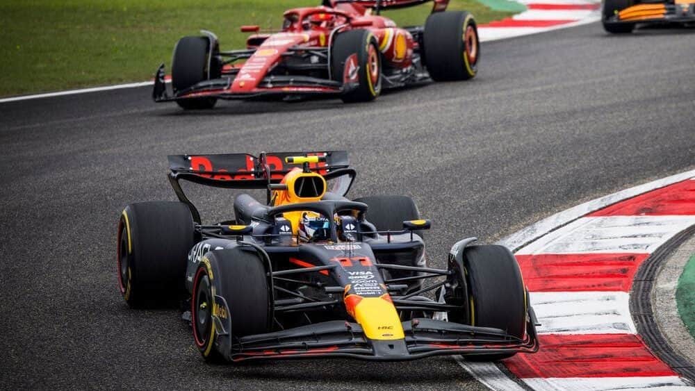 Video: Checo Pérez gana el premio a la 'Acción del Año' en la F1