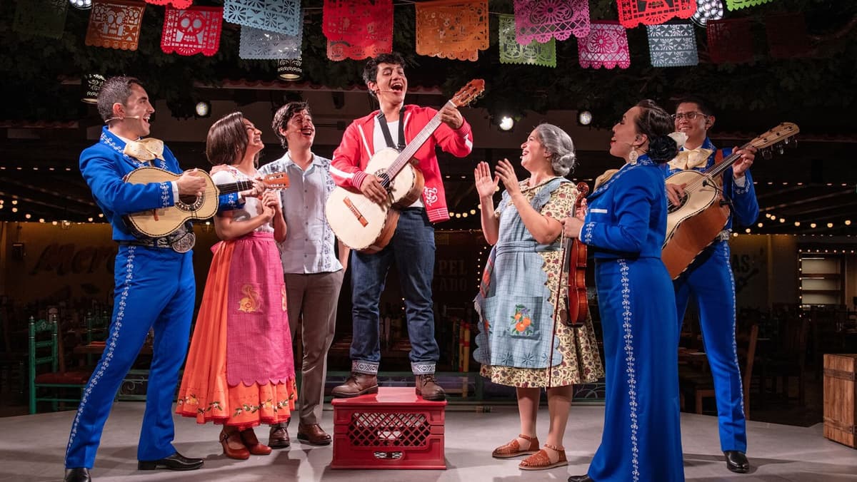 Inaugura Disney crucero al Caribe que exalta la cultura mexicana con una ‘Plaza de Coco’