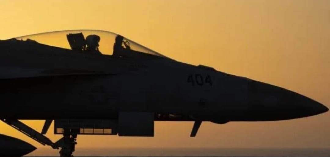 Por error, Estados Unidos derriba a sus propios pilotos de la Marina en el Mar Rojo