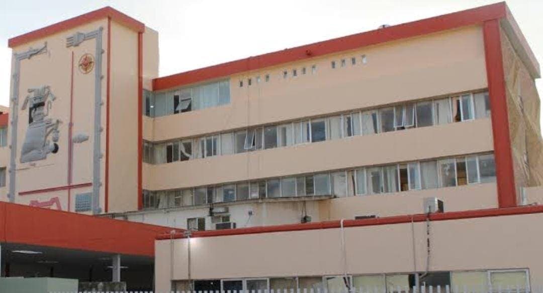 Hospital público más grande de Oaxaca suspende cirugías; no tiene ni agua de garrafón