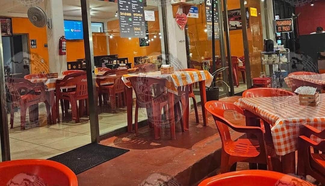 Empleados se defienden de asalto y matan a un ladrón en taquería de Cancún