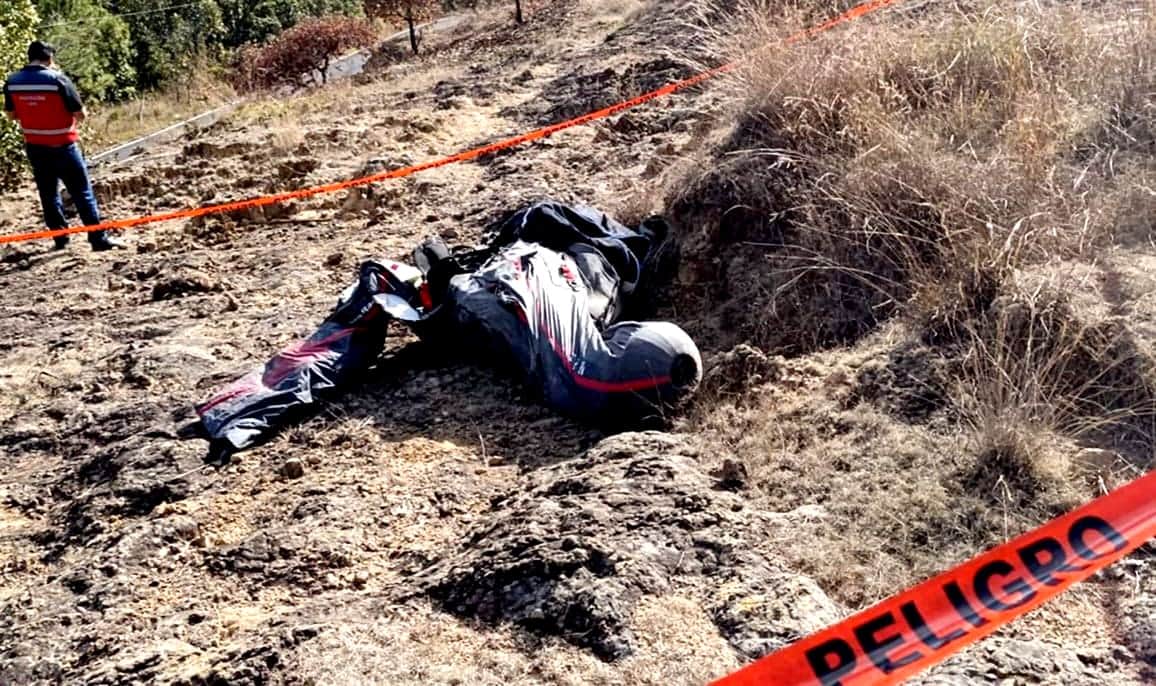 Muere extranjero tras caer de parapente en Temascaltepec, Edomex<div class="q-content__time" style="box-sizing: border-box; display: flex; align-items: center;"></div><div><span style="color: rgb(41, 41, 58); font-family: Roboto, sans-serif; font-size: 2.5rem; font-weight: 400; letter-spacing: -0.28px; white-space-collapse: collapse;"></span></div>