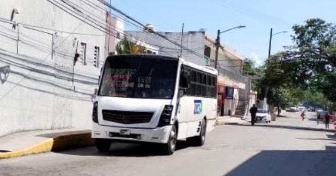 Resbala una persona y muere aplastada por un camión Tucsa en Playa del Carmen