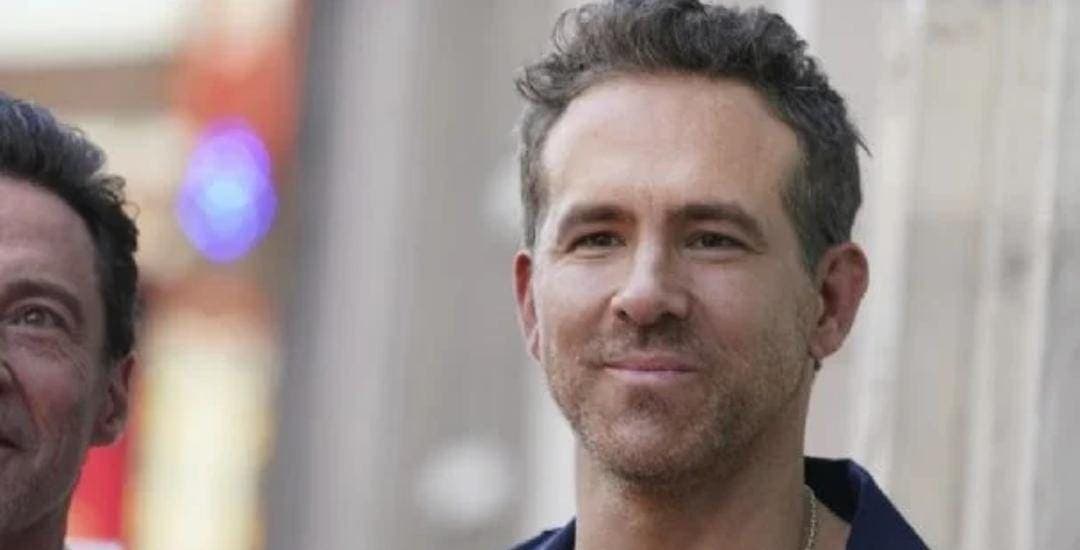 Actores Ryan Reynolds y Rob McElhenney compran el equipo de futbol colombiano La Equidad