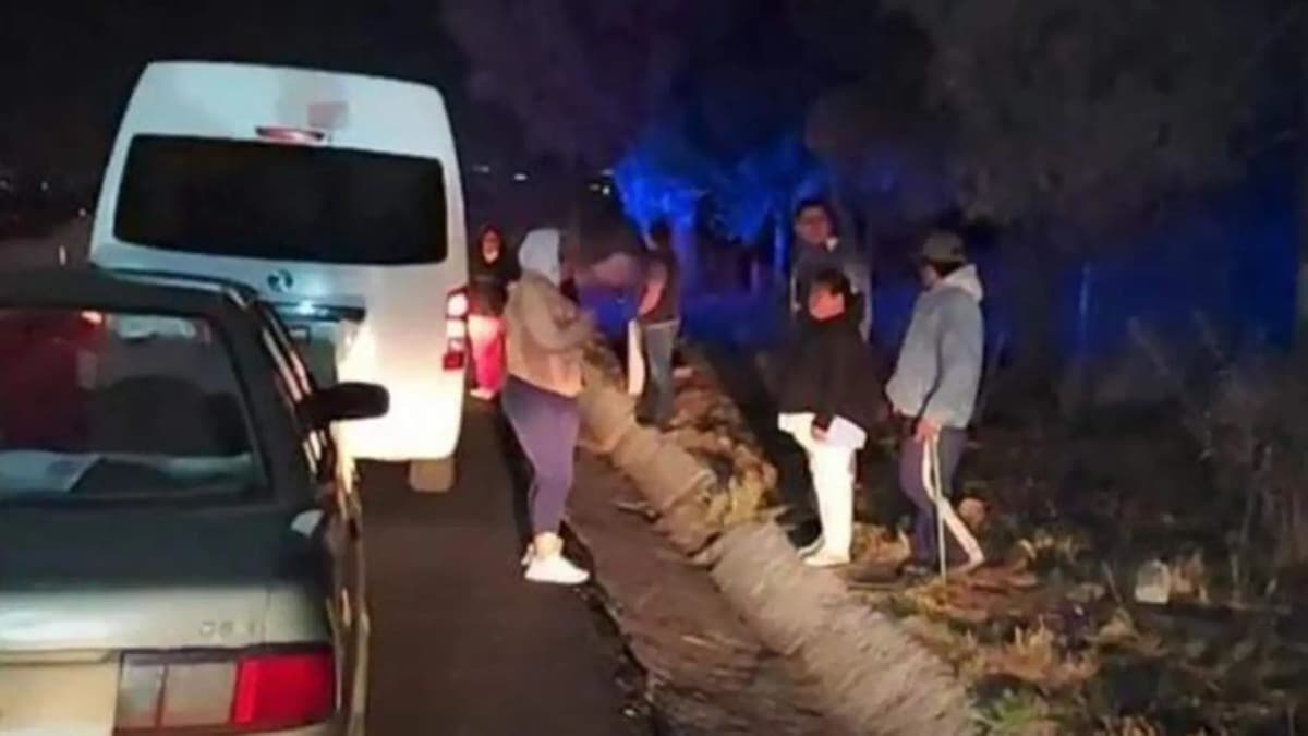 Denuncian asalto masivo de comando armado en la autopista Puebla-Atlixco