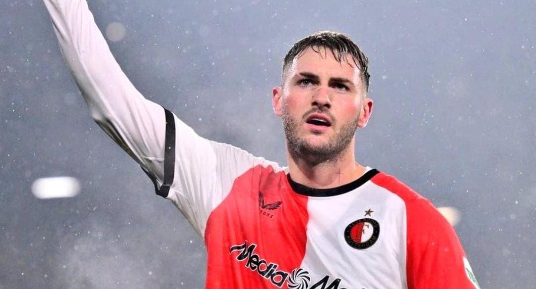 Video: Delantero mexicano Santiago Giménez anota dos goles al Bayern en la Champions League