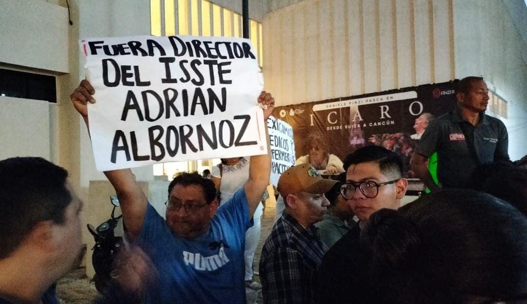 Padre de menor fallecido por presunta negligencia demandará a doctores del ISSSTE de Cancún