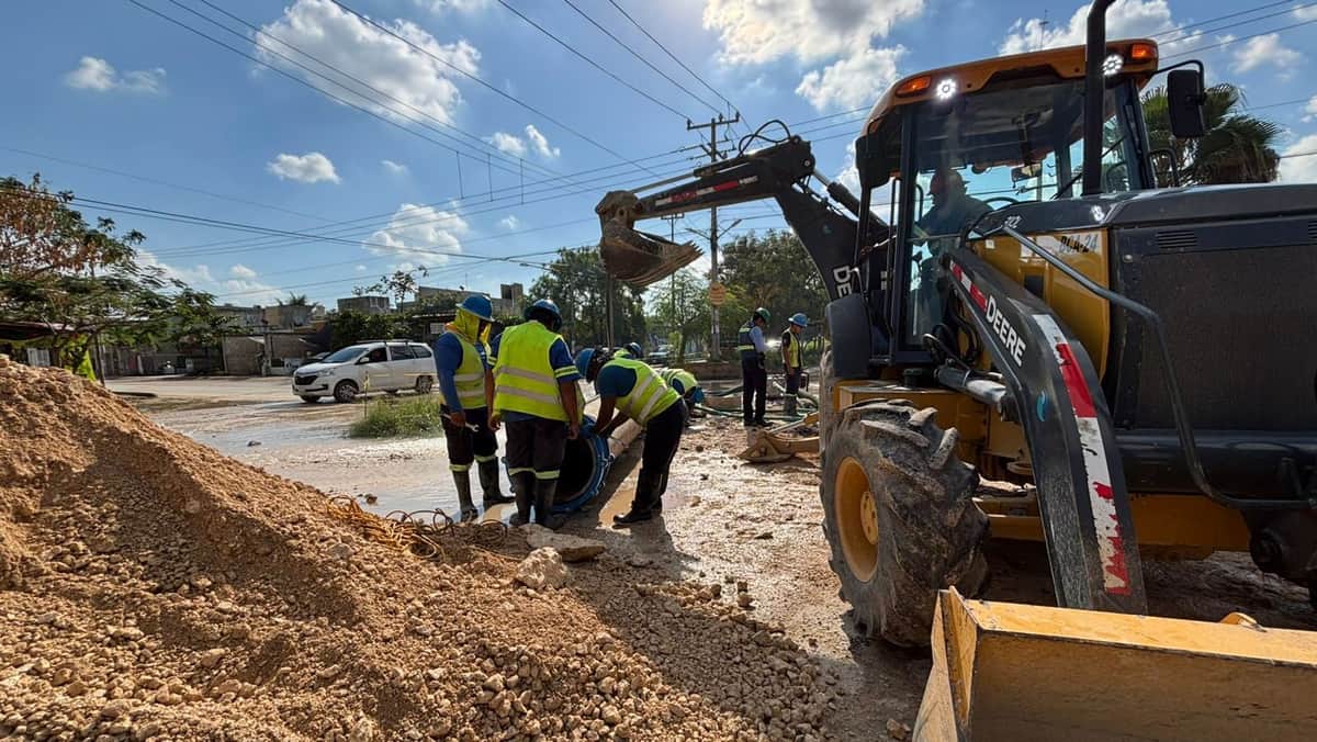 Aguakan avanza en la reparación de fuga en línea de 24" en Cancún