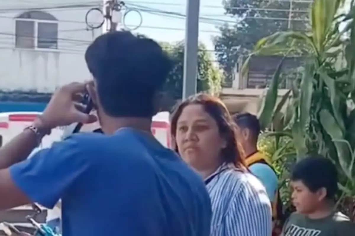 VIDEO: Captan momento en que joven golpea a su madre tras ser regañado por chocar