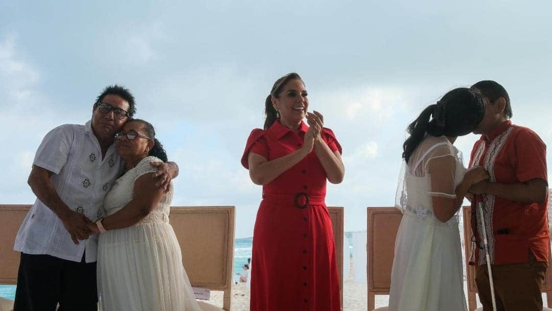 Mara Lezama atestigua la unión legal de 351 parejas en las Bodas Colectivas de Cancún