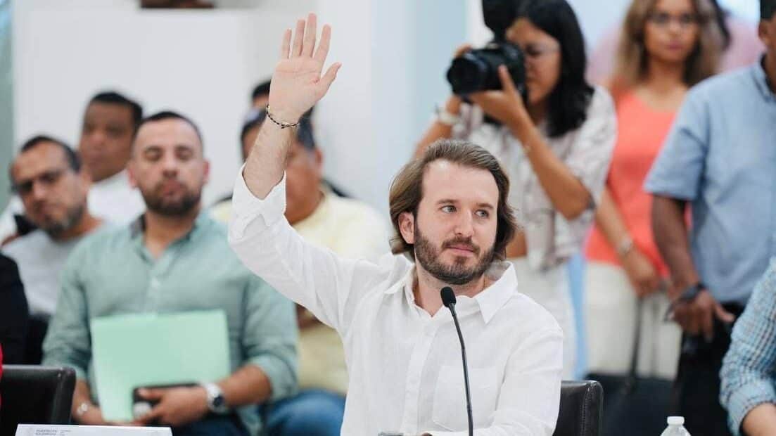 Estefanía Mercado está haciendo inversiones históricas en materia turística y obra pública en Playa del Carmen: Fernando Muñoz