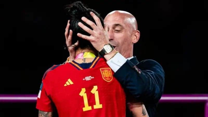 Condenan a Luis Rubiales a pagar 10 mil 800 euros por agresión sexual contra la futbolista Jenni Hermoso