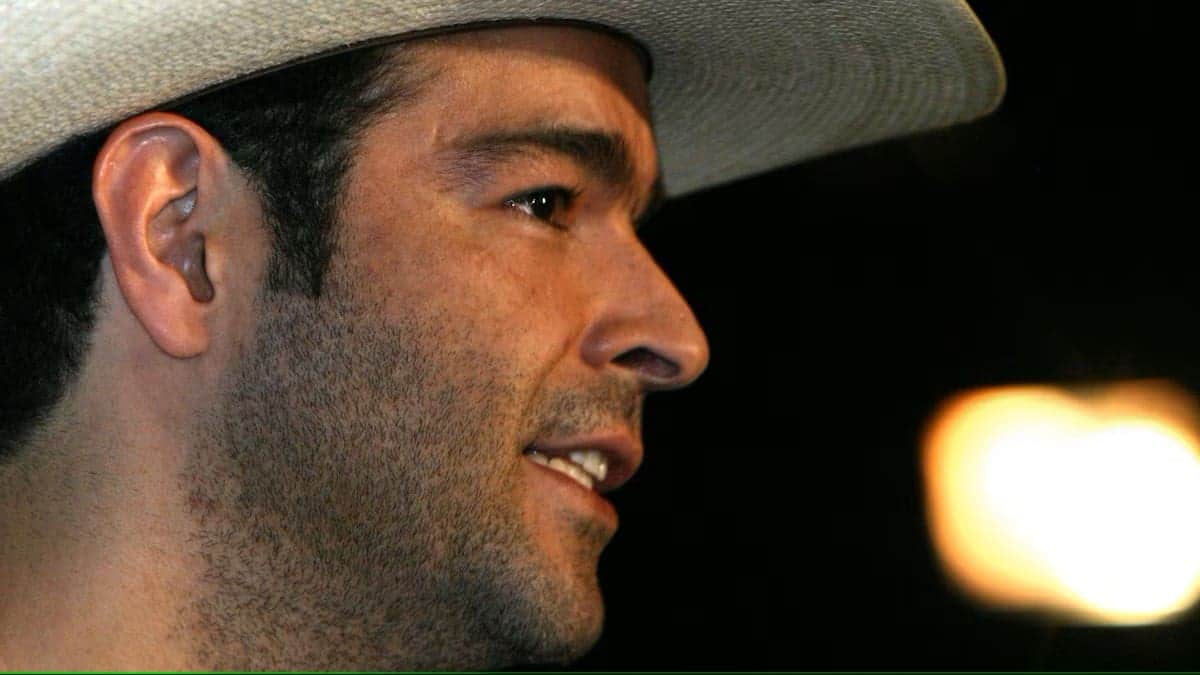 Video: Pablo Montero es abucheado por cantar borracho en un bar de Durango