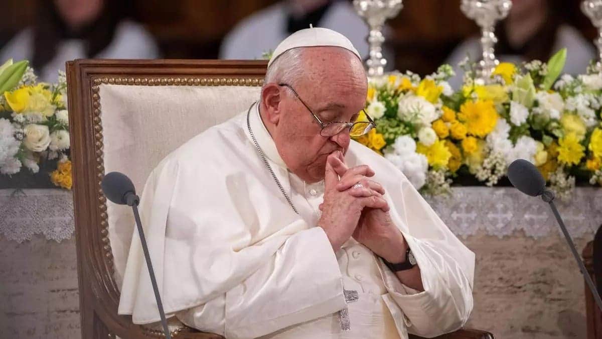 El papa Francisco se encuentra en estado crítico, alerta el Vaticano